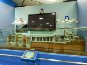 Mit Hilfe dieses kleinen Modells wurde der Prozess im unterirdischen Fluss veranschaulicht.