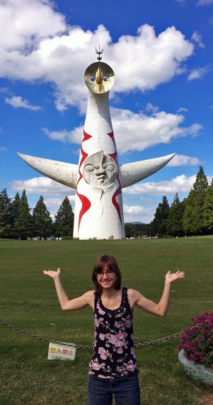 Der Sonnenturm im ehemaligen EXPO Gelände von 1970 in Osaka.